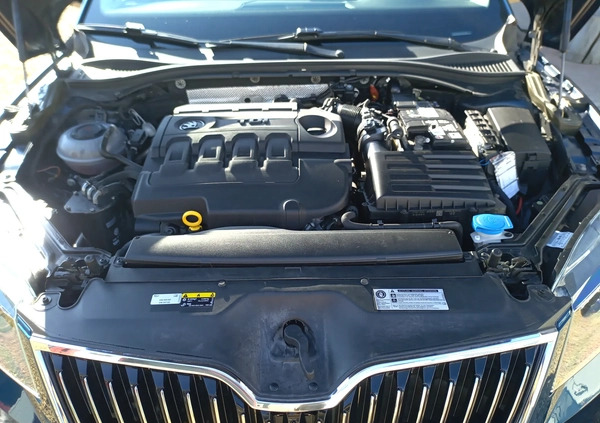 Skoda Superb cena 62900 przebieg: 161400, rok produkcji 2017 z Częstochowa małe 301